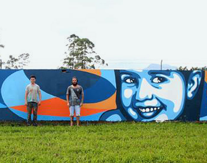 Tigre instala obra de arte, em forma de grafite, no aeroporto de Joinville