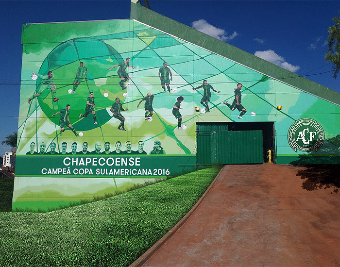 Arena Condá tem time da Chapecoense eternizado em forma de arte