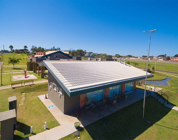 Novos projetos com telhas fotovoltaicas de concreto são instalados pela Eternit