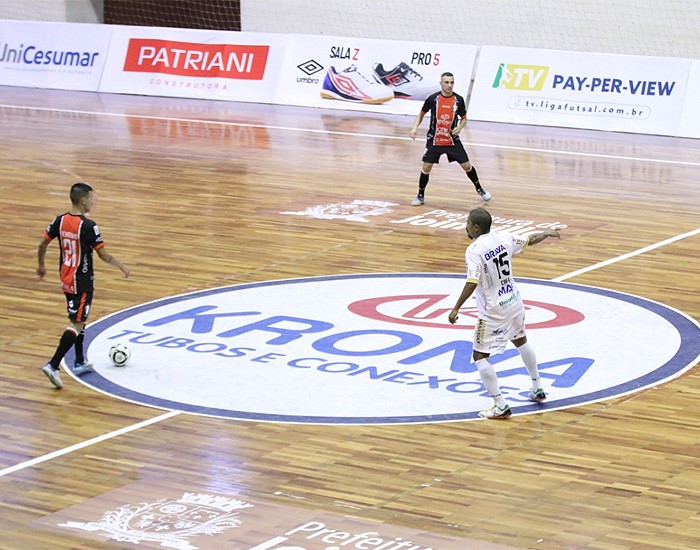 Krona fortalece marketing esportivo com investimento no futsal