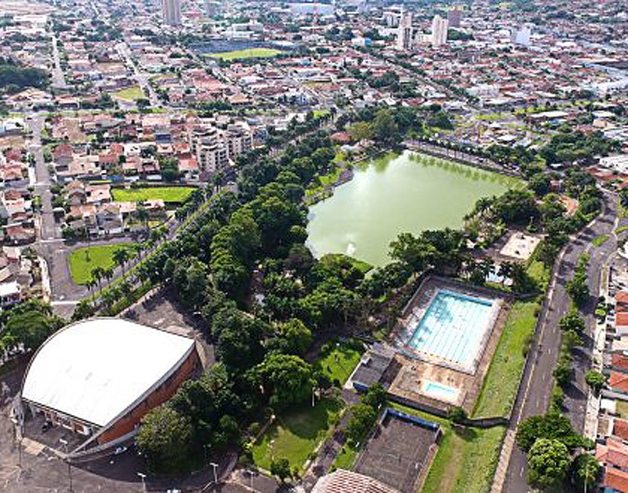 Brasilux adere ao Movimento Unidos pela Vacina e doa câmaras frias para Matão 