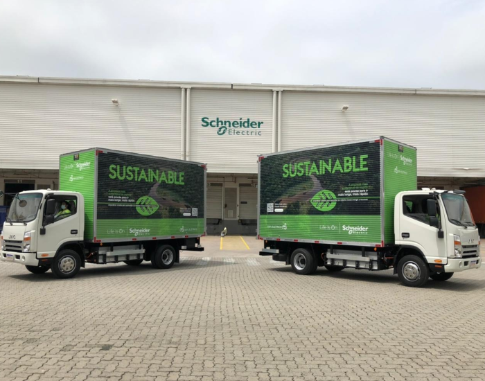Schneider Electric inicia uso de caminhões elétricos para realizar suas entregas