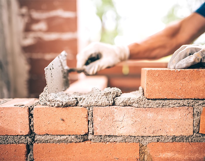 Instituto LafargeHolcim abre inscrições para curso de Pedreiro de Alvenaria