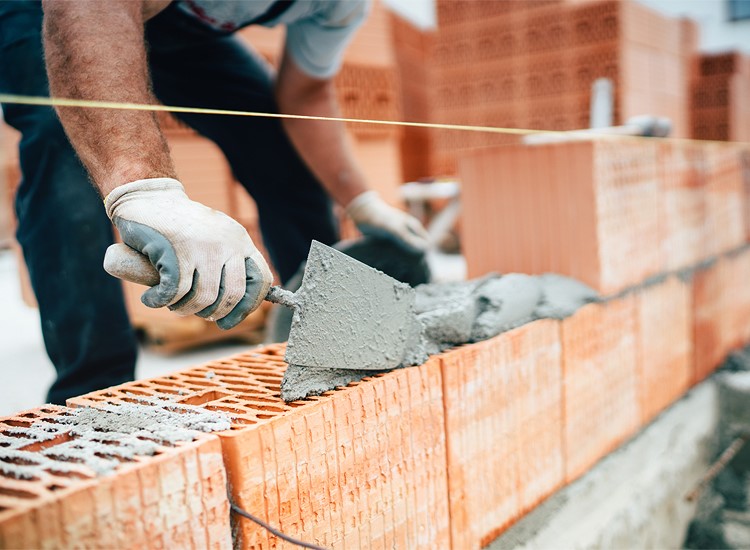 Construção abriu 39.453 vagas em fevereiro 