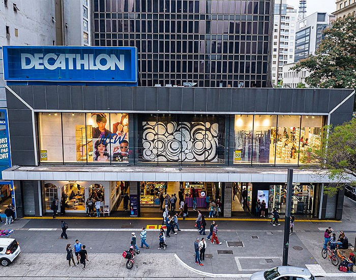 Com apoio da Lukscolor, artista Vitor Zanini cria mural em São Paulo