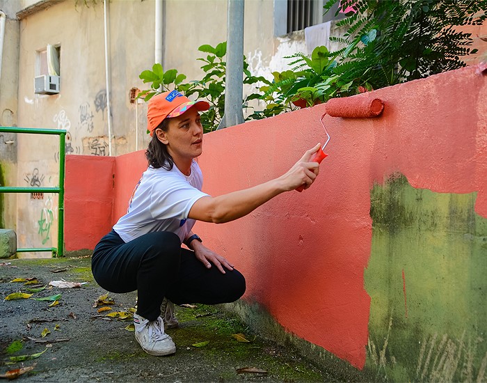 Tintas Eucatex promove capacitação de mulheres para pintura   