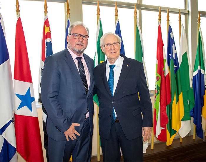 Killing recebe homenagem da Assembleia Legislativa do Rio Grande do Sul