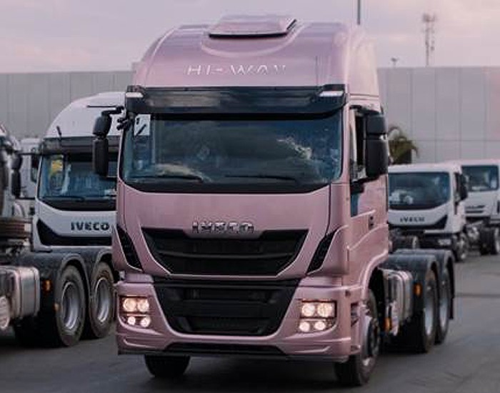 PPG desenvolve um tom exclusivo para a Iveco no Outubro Rosa