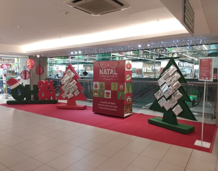 Home Center Ferreira Costa promove campanha de Natal Solidário em suas lojas