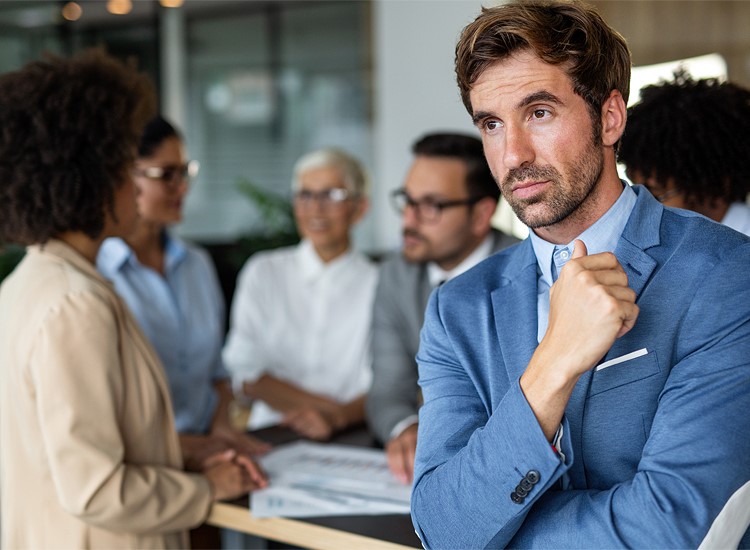 Confiança empresarial recua 