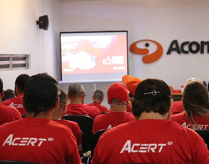 Krona faz treinamento com motoristas no evento “Atendimento Show de Bola