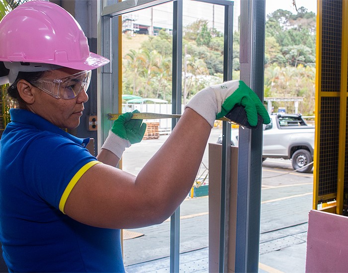 Curso Reforma, da Saint-Gobain, insere 53% das alunas no mercado da construção