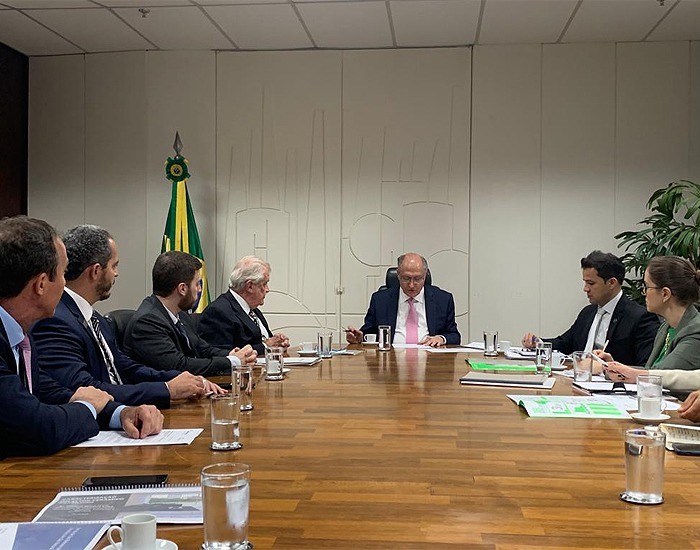 Geraldo Alckmin recebe representantes da Anfacer e da indústria cerâmica 