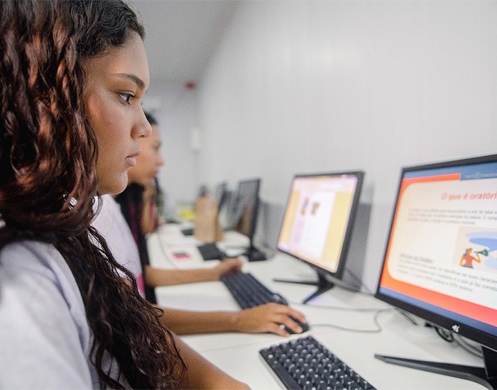 Projeto com apoio da Hydro capacita mulheres para o mercado de trabalho