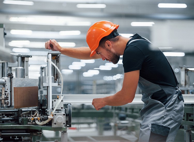 Confiança recua em 21 de 29 setores industriais, aponta CNI