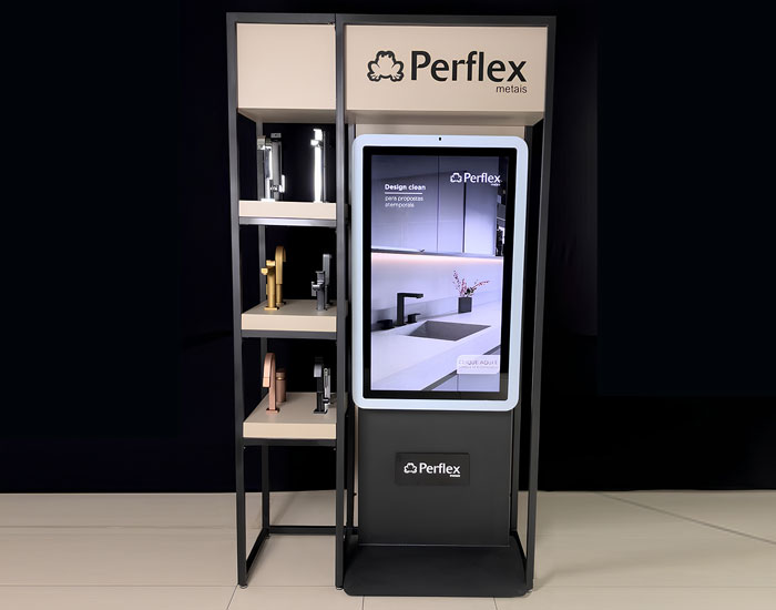 Perflex Metais lança totem de autoatendimento e redefine a exposição dos produtos