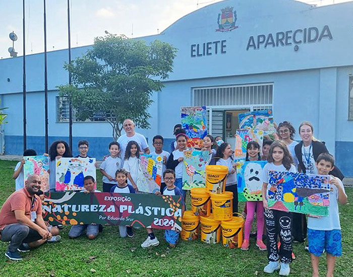 Estudantes de Itatiba recriam obras de Tarsila do Amaral com resíduos plásticos