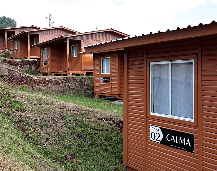 Soprano e Grupo Front entregam 13 casas solidárias para famílias de Muçum (RS)