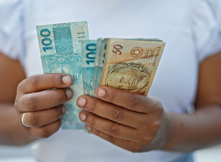 Brasileiros pagaram R$ 500 bilhões este ano