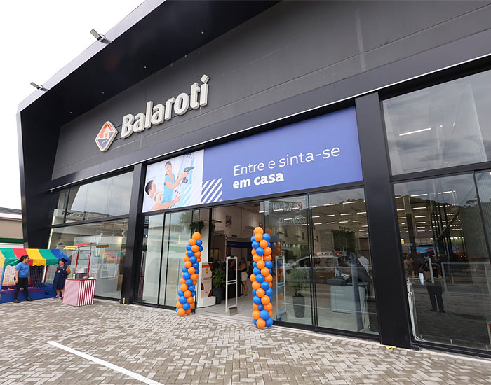 Em Blumenau, Balaroti inaugura novo 