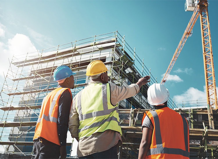 Construção cria 34,2 mil vagas em abril