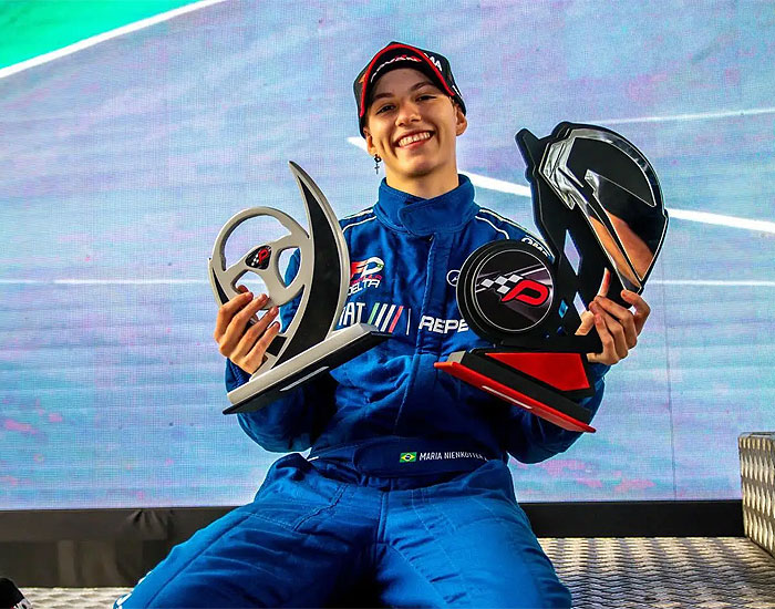 Sika Brasil acelera com Maria Nienkötter na TCR South America