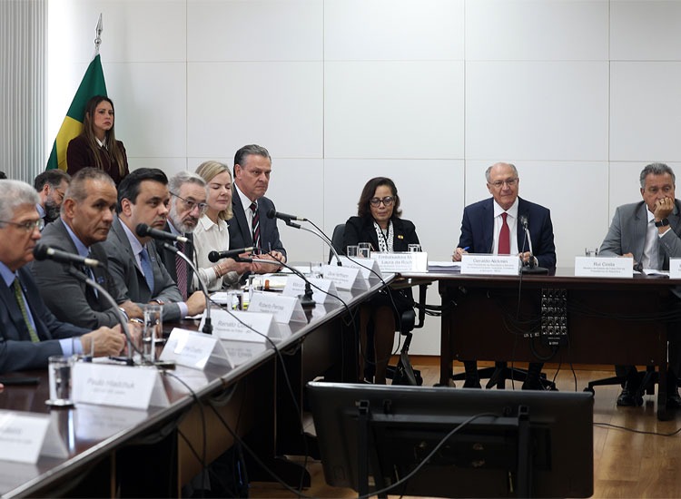 Geraldo Alckmin se reúne com empresários