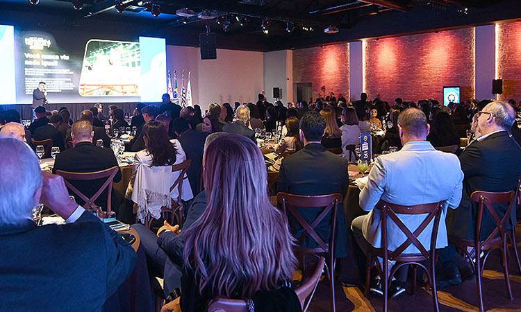 Celebração do sucesso e valorização das estratégias de marketing no setor de matcon