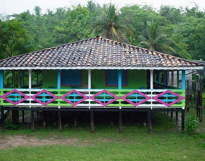 Suvinil colore casas na Ilha do Marajó em parceria com a Guá Arquitetura
