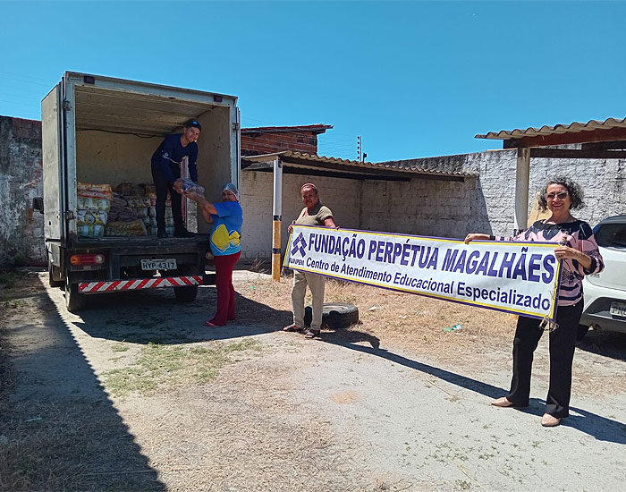Instituto Aço Cearense faz doação de alimentos para entidades beneficentes 
