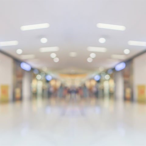 Varejo ampliado recua e evidencia desaceleração do consumo em abril