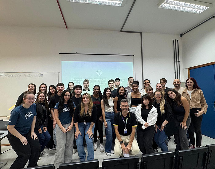 Cristallux apoia estudantes no desenvolvimento de luminárias feitas em 3D