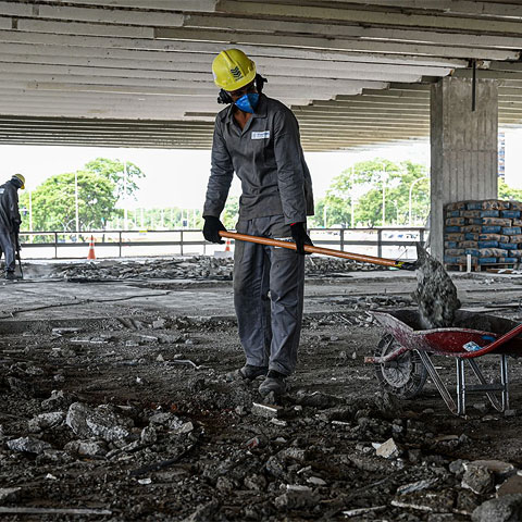 Juros altos sufocam a construção e mantêm o setor em alerta há um ano  