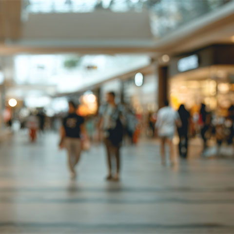 Confiança do comércio recua após cinco meses sem queda, apura  FGV Ibre 