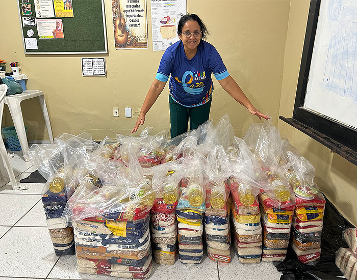 Instituto Aço Cearense doa mais de duas toneladas de alimentos para instituições