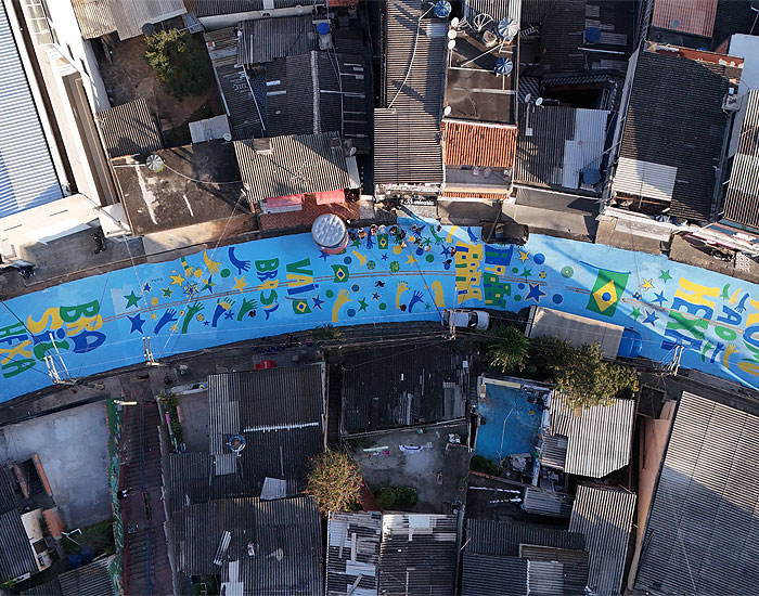 Leroy Merlin e Tintas Coral resgatam a tradição de pintura de rua em SP