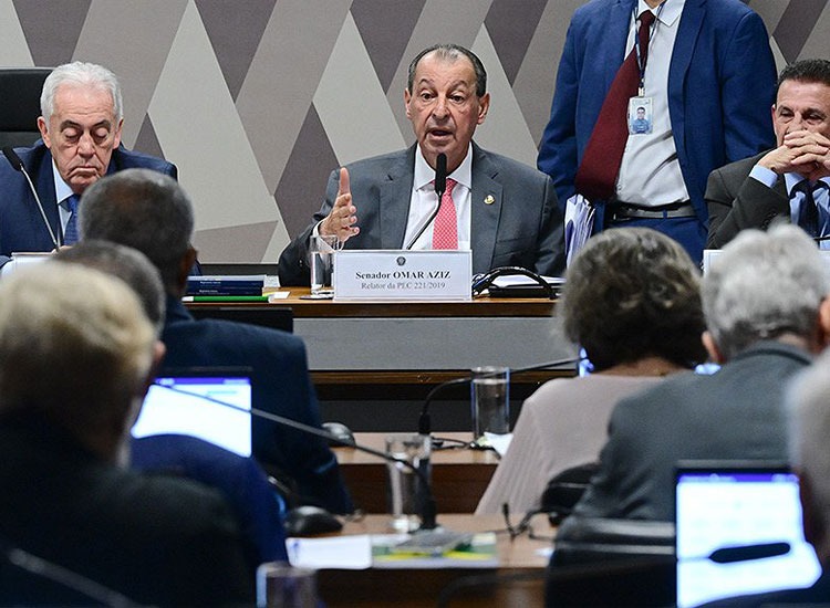 CCJ do Senado aprova fim da jornada 6x1
